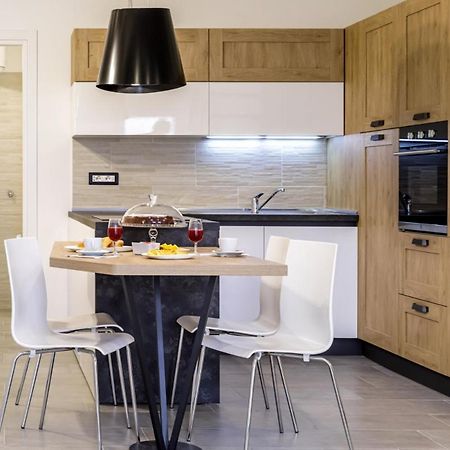 Bandiera 68 Apartment กาญารี ภายนอก รูปภาพ