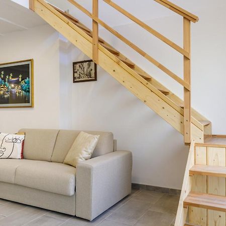 Bandiera 68 Apartment กาญารี ภายนอก รูปภาพ